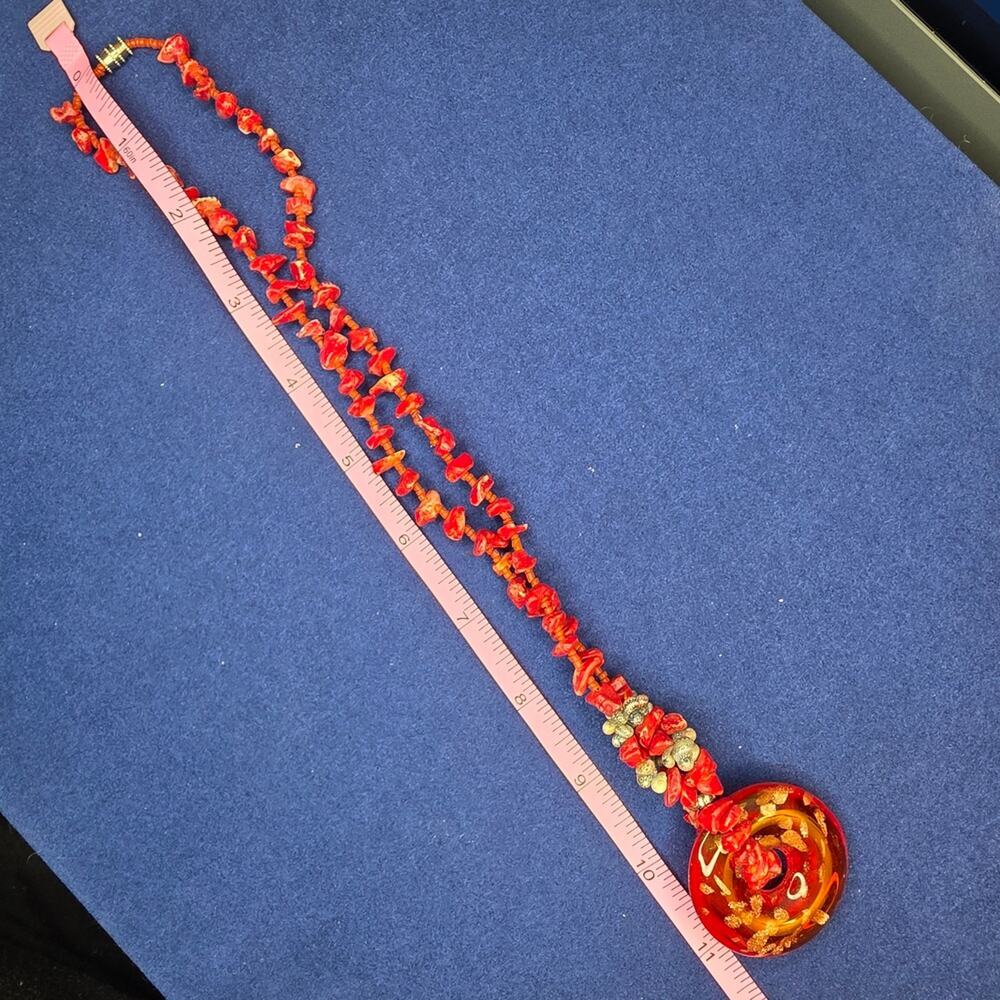 Vintage Red Blown Glass Pendant Stone Beaded Necklace Gold Tone 506 - Picture 10 of 11